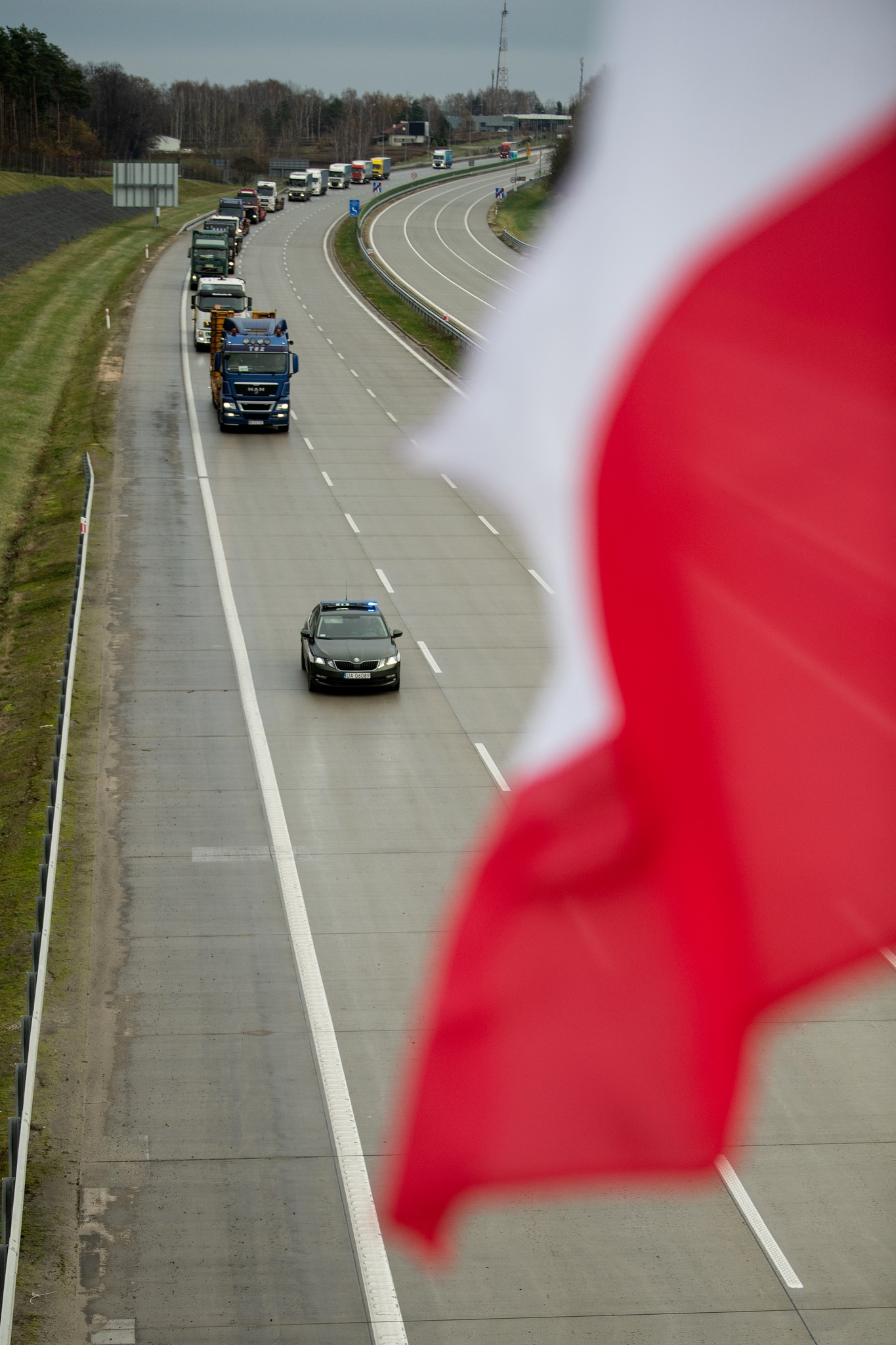 dlaczego polscy przewoźnicy już prawie 3 tygodnie protestują na polsko-ukraiński...