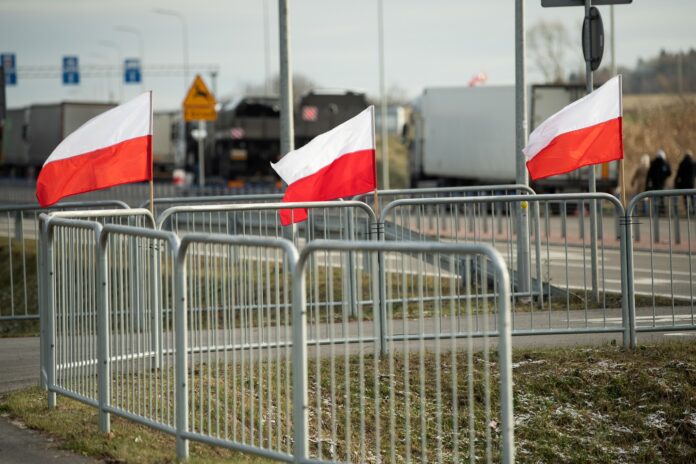 Dlaczego polscy przewoźnicy już prawie 3 tygodnie protestują na polsko-ukraiński...