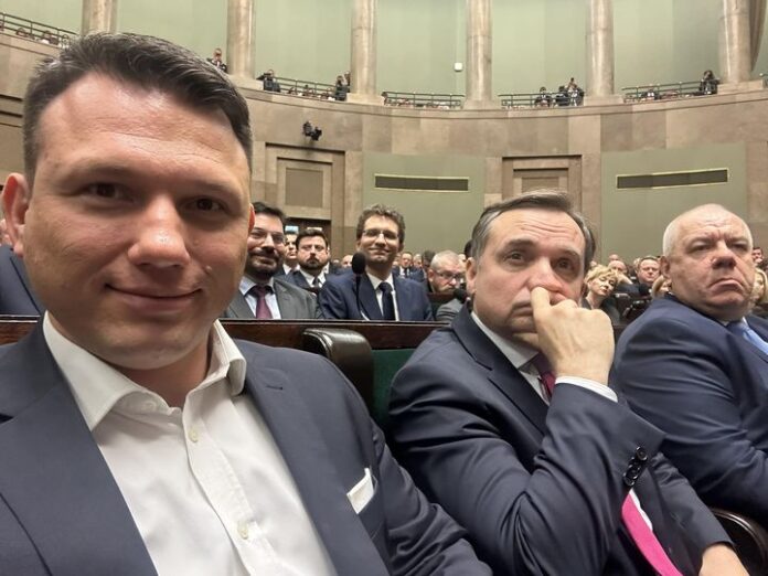 Mówiłem, że Ziobro i Sasin będą siedzieć, ale nie myślałem, że obok mnie w Sejmi...